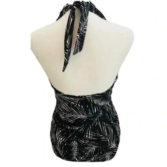 Michael Kors MICHAEL black & white haulter swimsuit ☀️ - Picture 9 of 12